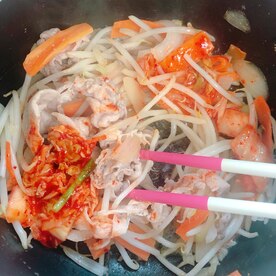 豚キムチバターうどん レシピ 作り方 By Chaika 楽天レシピ